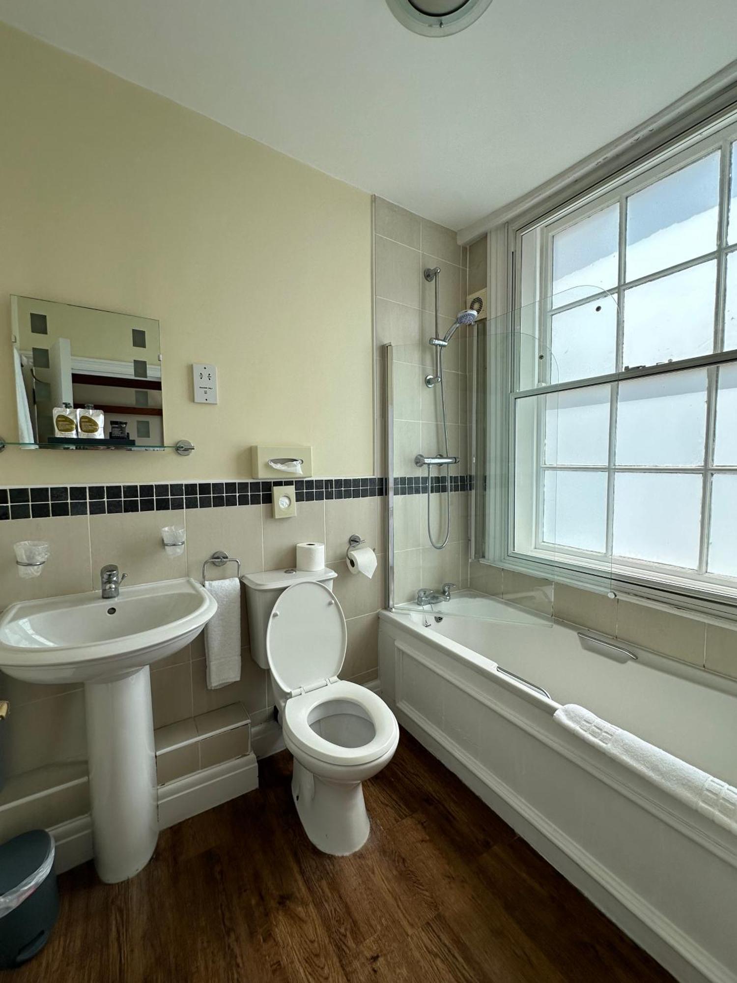 The White Hart Hotel Welwyn Luaran gambar